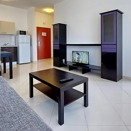 Vista 1 - With Sea View Apartment