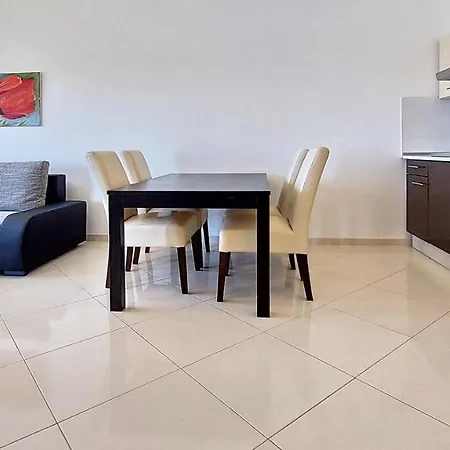 Vista 1 - With Sea View Apartment *