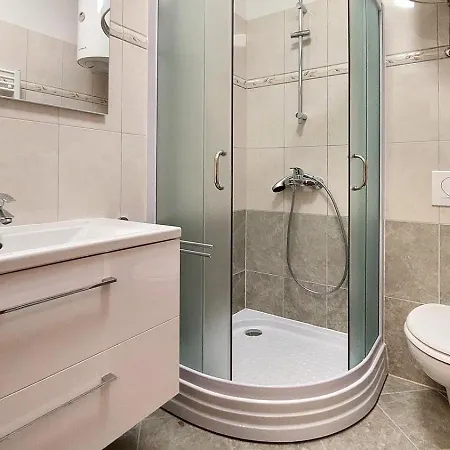 Vista 1 - With Sea View Apartment *