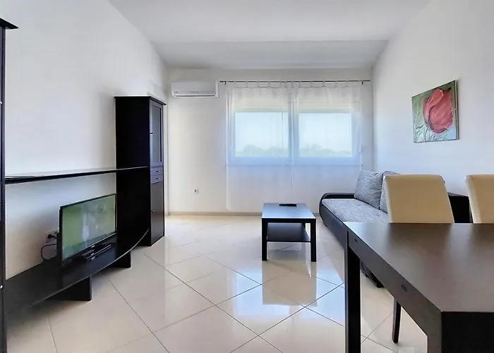 Vista 1 - With Sea View Apartment