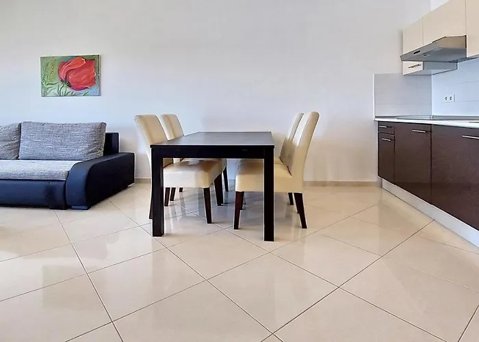 Vista 1 - With Sea View Apartment *